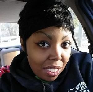 Meet your Posher, Latoya